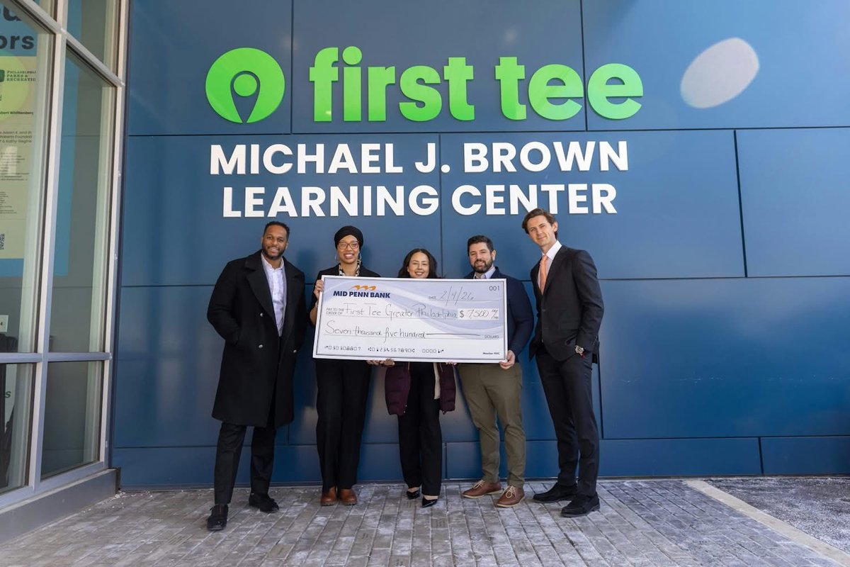 Mid_Penn_Bank's tweet photo. #TeamMPB had a fantastic time visiting @FirstTeePhilly to make an EITC donation and refine their golf swings. 🏌🏼♂️
First Tee is all about helping kids develop character, empowering them for life's challenges through the game of golf.
#CommunityStrong #CommunityBanking #FirstTee #Golf #EITC #GreaterPhiladelphia