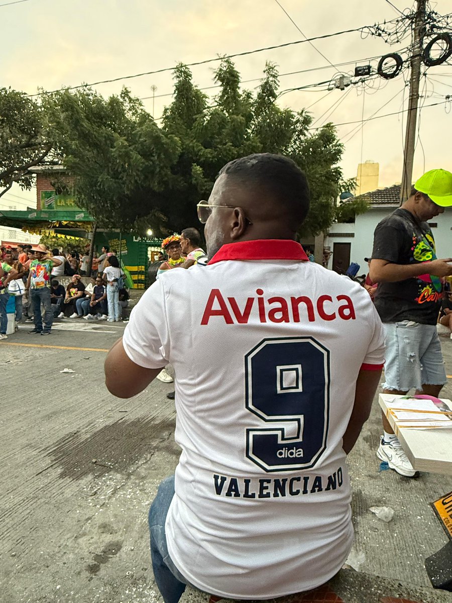 #Carnavales2026. Martes con retro de Junior, frias y maicena.