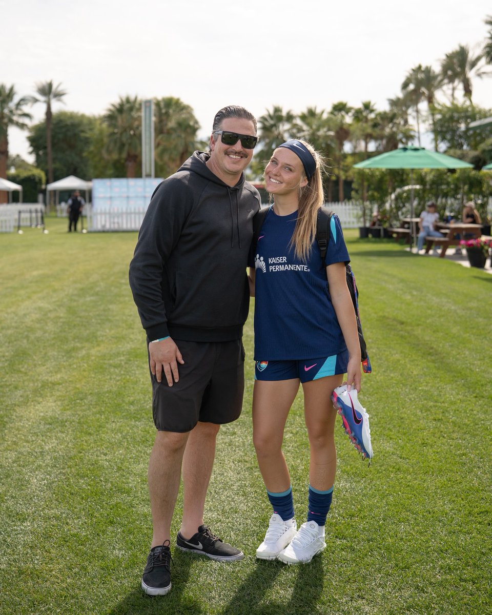 AddyDean04's tweet photo. Thank you @sandiegowavefc for this amazing opportunity! Also, a big thanks to all of the coaches that made this possible and the amazing players and fans that made it memorable! 💙🩷🌊
@coachella_inv 
@NWSL 
@GatorsSoccer 
@SurfSoccerClub 
@TopDrawerSoccer 
@ImYouthSoccer 
@TheSoccerWire 
@PrepSoccerCA 

#blessed #sandiegowave #coachellavalleyinvitational #nwsl #nikefutbol #nike