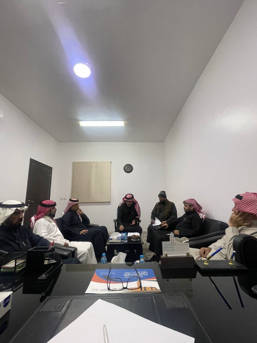 qurantt's tweet photo. عقد رئيس مجلس إدارة الجمعية الاستاذ / مطلق بن عامش الشمري الإجتماع الأول لأعضاء مجلس الإدارة
وقد قدّم شكره لأعضاء المجلس السابقين على ما قدموا ، ورحّب بالمجلس الجديد سائلا الله لهم التوفيق والسداد.
- وقد ناقش المجلس العديد من القرارات والتحديات واتخذ التوصيات اللازمة لذلك . https://t.co/q5jMJIchh3