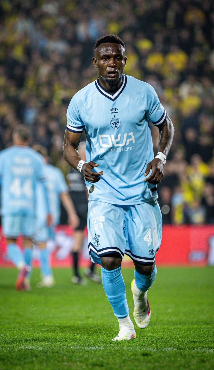 Boris Enow a livré une prestation XXL lors du nul 0-0 de Beitar Jérusalem face au Macabi Tel-aviv :

▪️90 minutes joués 
▪️81% de passes réussies 
▪️1 tir cadré 
▪️70% de duels au sol gagné 
▪️💯 de duels aérien remporté 
▪️5 tacles 
▪️2 interceptions
