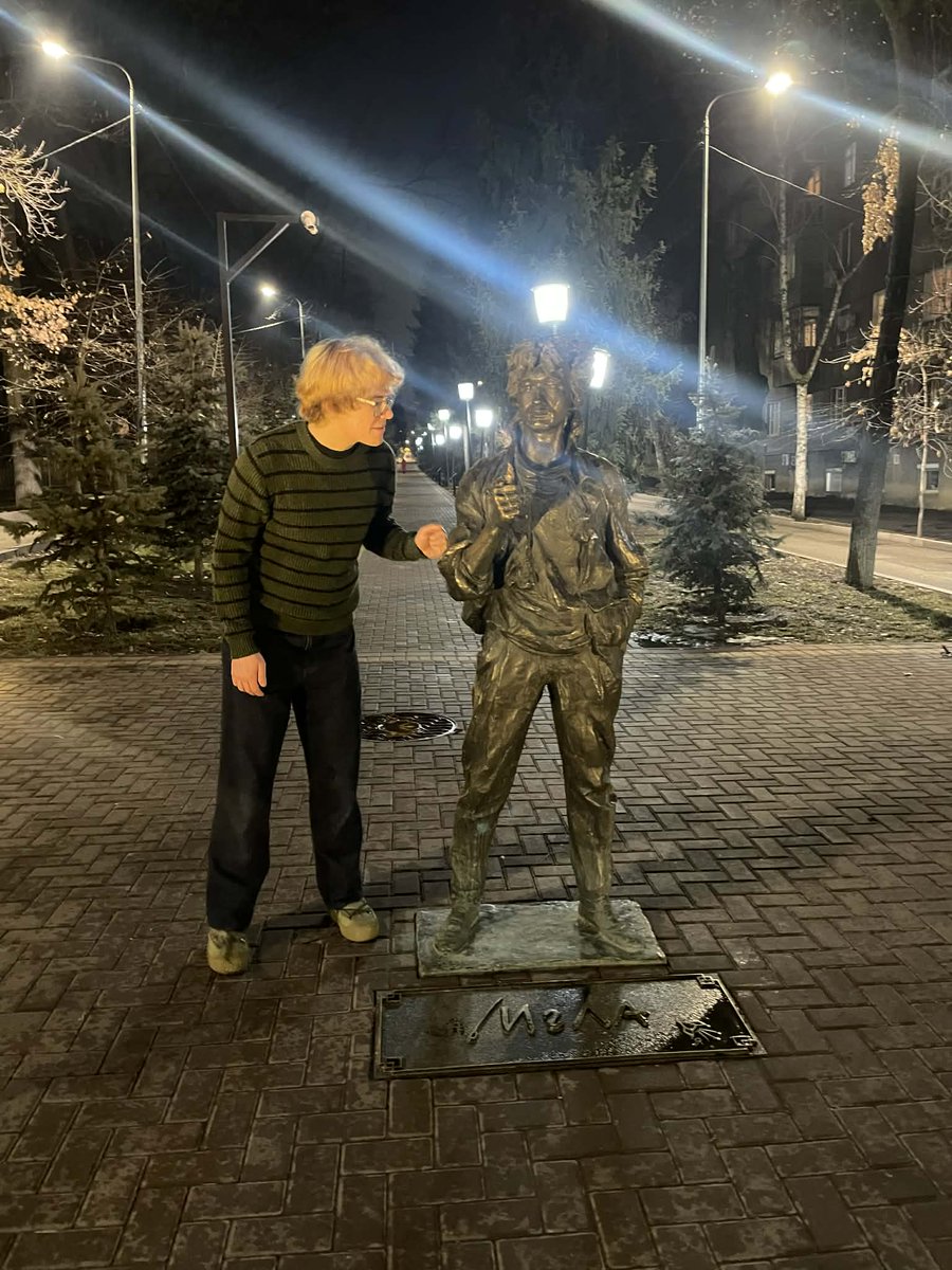 viktor tsoi, my second favorite sculpture 🇰🇿