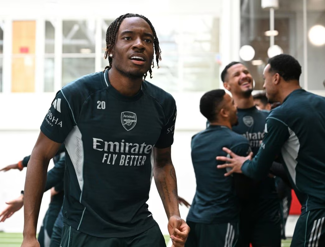 🗣️ Arteta quand on lui demande si le club a parlé à Saka avant de recruter Madueke :

"Oui, je l'ai fait, j'ai surtout parlé aux joueurs anglais qui le connaissaient très bien. Certains d'entre eux avaient également eu Noni dans leur académie, car il est très important de