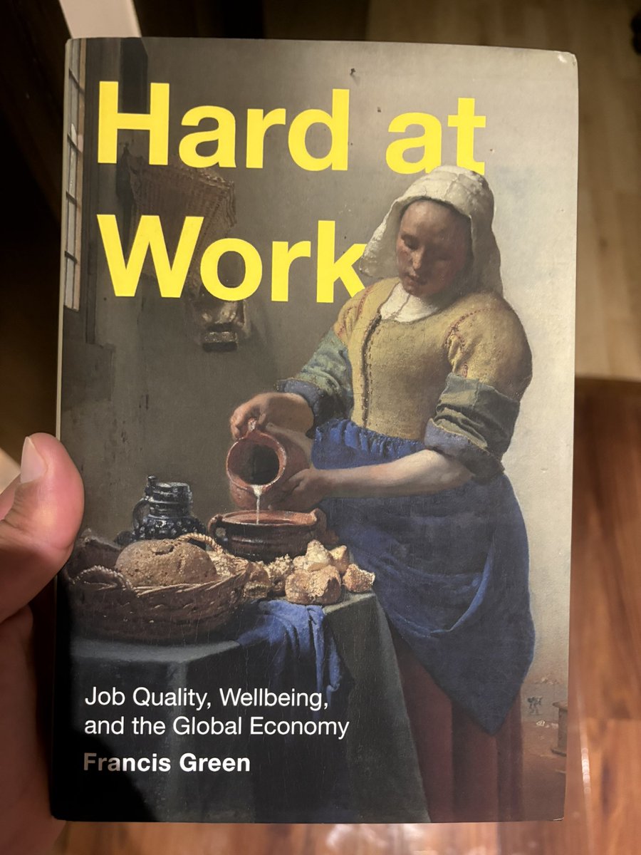 لفت انتباهي شكل بياني في كتاب Hard at Work لـ Francis Green الصادر الشهر الماضي.

يقارن في الشكل البياني أثر مجالات الحياة المختلفة على الرفاه في الاتحاد الاوروبي.

النتيجة اللافتة أن جودة الوظائف تكاد تعادل الصحة الجسدية في تأثيرها على الرفاه، وتتجاوز بكثير أثر التعليم أو العمر