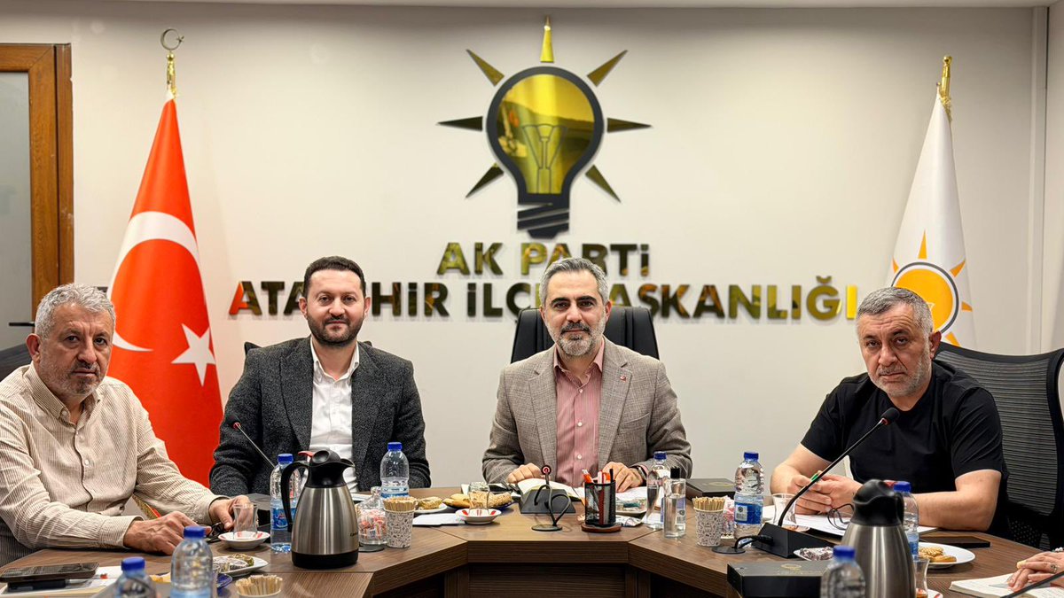 Haftalık olağan İlçe Yönetim Kurulu Toplantımızı İl Yönetim Kurulu Üyemiz <a href="/zeynettin_aydin/">Zeynettin AYDIN</a> ın katılımlarıyla gerçekleştirdik.

Gerçekleştireceğimiz çalışmaları istişare ettik.

Genel ve yerel konularımızı değerlendirdik.

<a href="/atasehirakparti/">AK Parti Ataşehir</a> 
<a href="/AvBehiye/">Av. Behiye EKER</a> 
<a href="/abdullahozdemir/">Abdullah Özdemir</a>