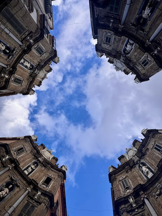 jjmmli's tweet photo. Photo Challenge: Look up
Show us what you see above—sky, trees, architecture, anything. https://t.co/UJTYpcQMLG