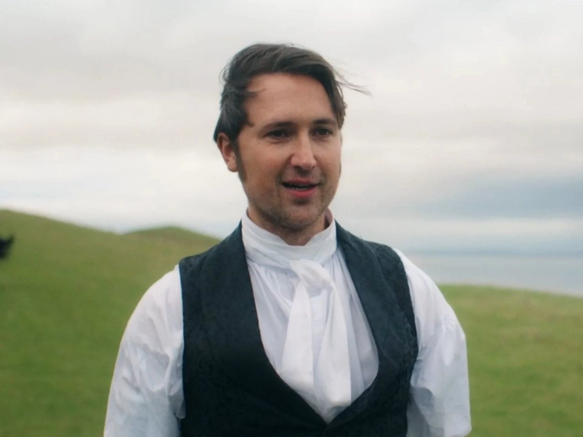 "If ever there was a man so devoted so in love."
#HughesDayTuesday  #Sanditon  #Heybourne