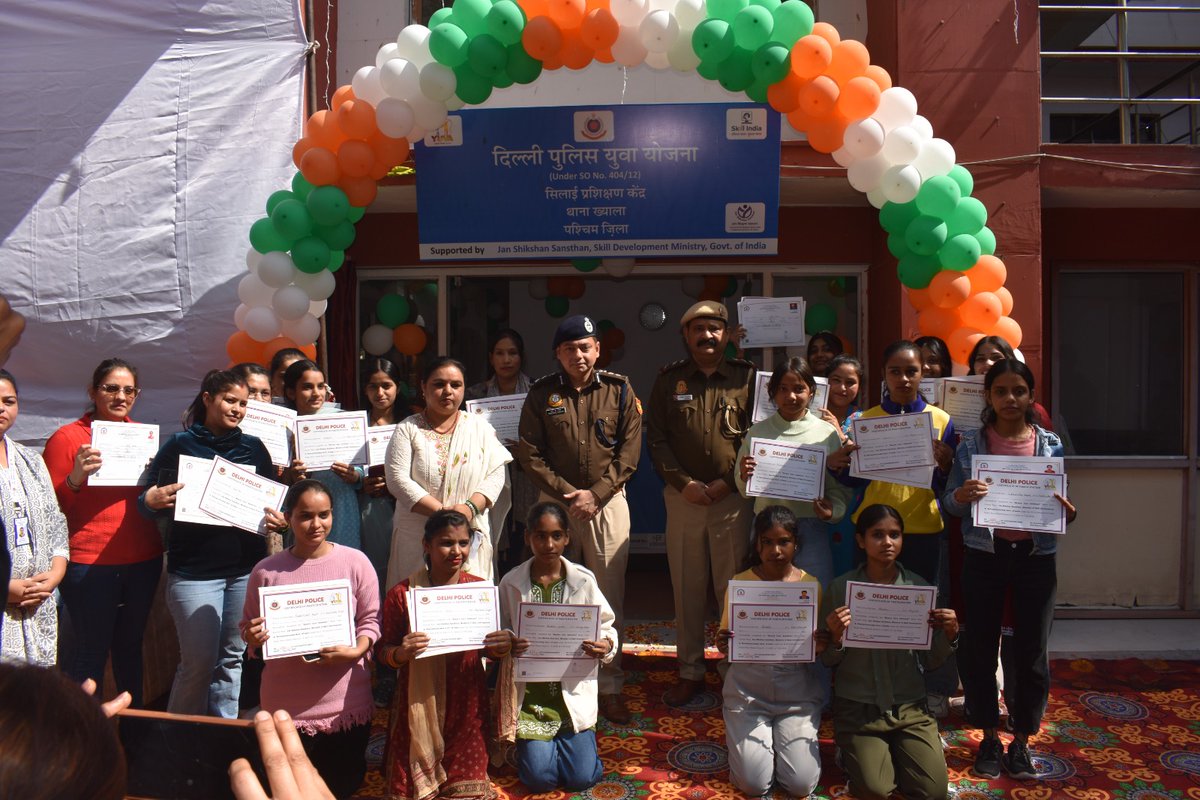 ManmeenWalia's tweet photo. #Breakingnews @DCPWestDelhi #delhipolice #DelhiNews #policegoodwork
West District Police inaugurated a Yuva Skill Centre at Police Station Khyala during Delhi Police Week (16–22 February 2026).
The centre has been started in collaboration with Jan Shikshan Sansthan (JSS) under the Ministry of Skill Development & Entrepreneurship, Government of India.
Twenty youth from economically weaker sections have joined a 40-day Advanced Tailoring Course.
After completing the course, they will receive certificates under the Ministry of Skill Development and Delhi Police YUVA Yojana.
At the same time, a certificate distribution programme was also held at Police Station. Twenty trainees successfully completed the Beauty Care Assistant Course, which started on 1 November 2025 in PS Tilak Nagar.
In a big achievement, four girls from the Beauty Care course received internship offer letters from a reputed beauty salon.
DCP West Darade Sharad Bhaskar said that this initiative shows the commitment of West District Police towards community development and youth empowerment. He added that such programmes help youth gain skills, become self-reliant, and stay away from negative activities.
West District Police will continue to organize similar skill development programmes in other police stations to support and empower the youth.
https://t.co/0AO23Ue39z
@DCPWestDelhi @Ravindra_IPS @CPDelhi @DelhiPolice @HMOIndia