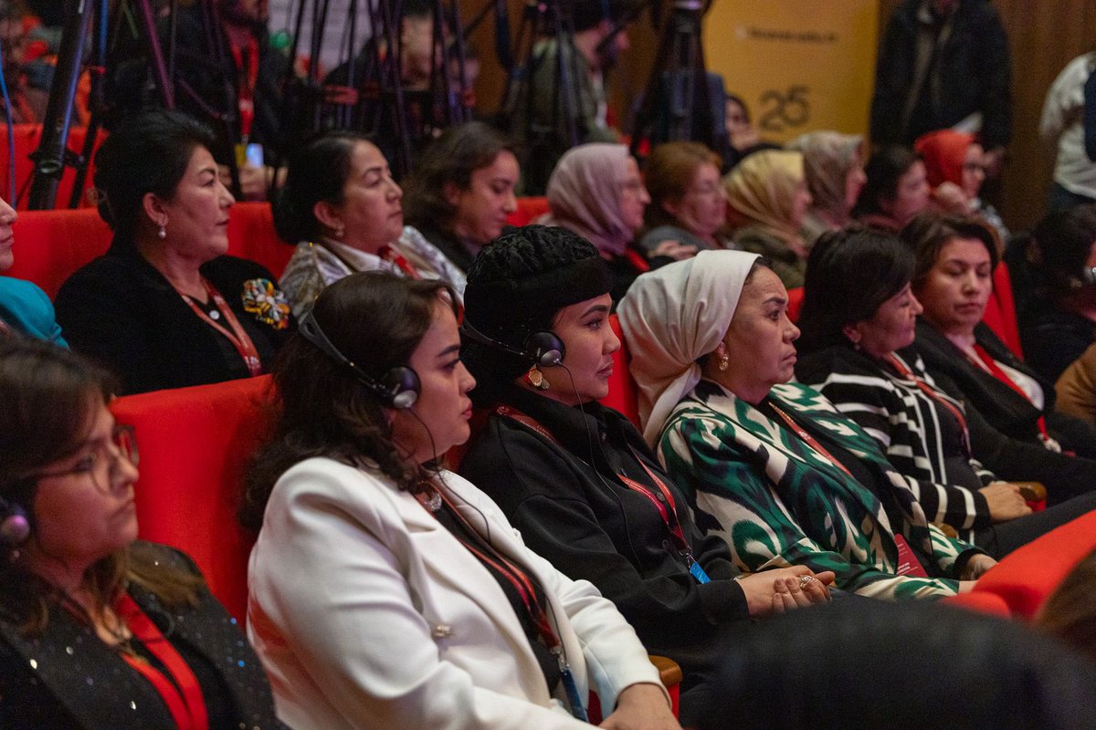 1. Uluslararası Ailenin Güçlendirilmesi Konferansı sona erdi.

Aileyi merkeze alan bu uluslararası buluşma; yalnızca mevcut sorunları tartışan bir platform değil, geleceğin aile politikalarını birlikte inşa etmeye yönelik güçlü bir irade ortaya koydu. Kamu, akademi ve sivil