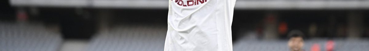 40 milyon euro söğüşlettim.
6 ayda 23 maç kaçırdım.
yıllık 10 milyon euro söğüşlüyorum. 
Türk futbol tarihinin en büyük kazığıyım.
Tahmin edin, ben kimim? Tıklayın.