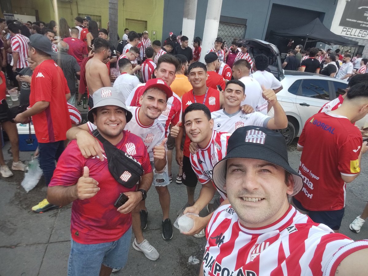 LeoRuiz300's tweet photo. Previando con los pibardos #Quiaqueña #SanMartinDeTucuman #Argentina #Ciruja https://t.co/M8JOHcga1F