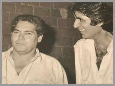 Salim Khan who created struggling actor Amitabh's angry young man persona in 70s put on a ventilator but this selfish Bachchan is nowhere to be seen not even did a single tweet. 

Yet people call him Legend. 😡