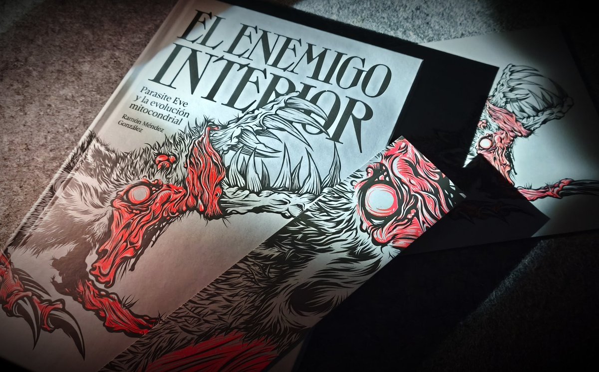 ¡Ya tenemos por aquí "El Enemigo Interior", el nuevo libro de <a href="/HeroesdePapelES/">Héroes de Papel 📚👾</a> sobre Parasite Eve! 🐁🧬

¡La edición es una maravilla! Estamos deseando empezar a leerlo.