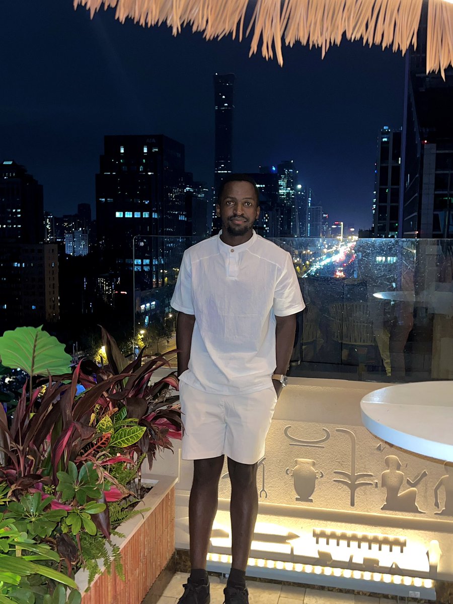 Danielmatendo4's tweet photo. 4 years trading in silence. Now I'm stepping out in Public

And tomorow i’m dropping the YouTube video I wish I'd watched 4 years ago: crypto explained simply for beginners.

My mission is to teach what I know, document my growth and Stay an eternal learner.

See you there 🚀 https://t.co/BEq4WROLja