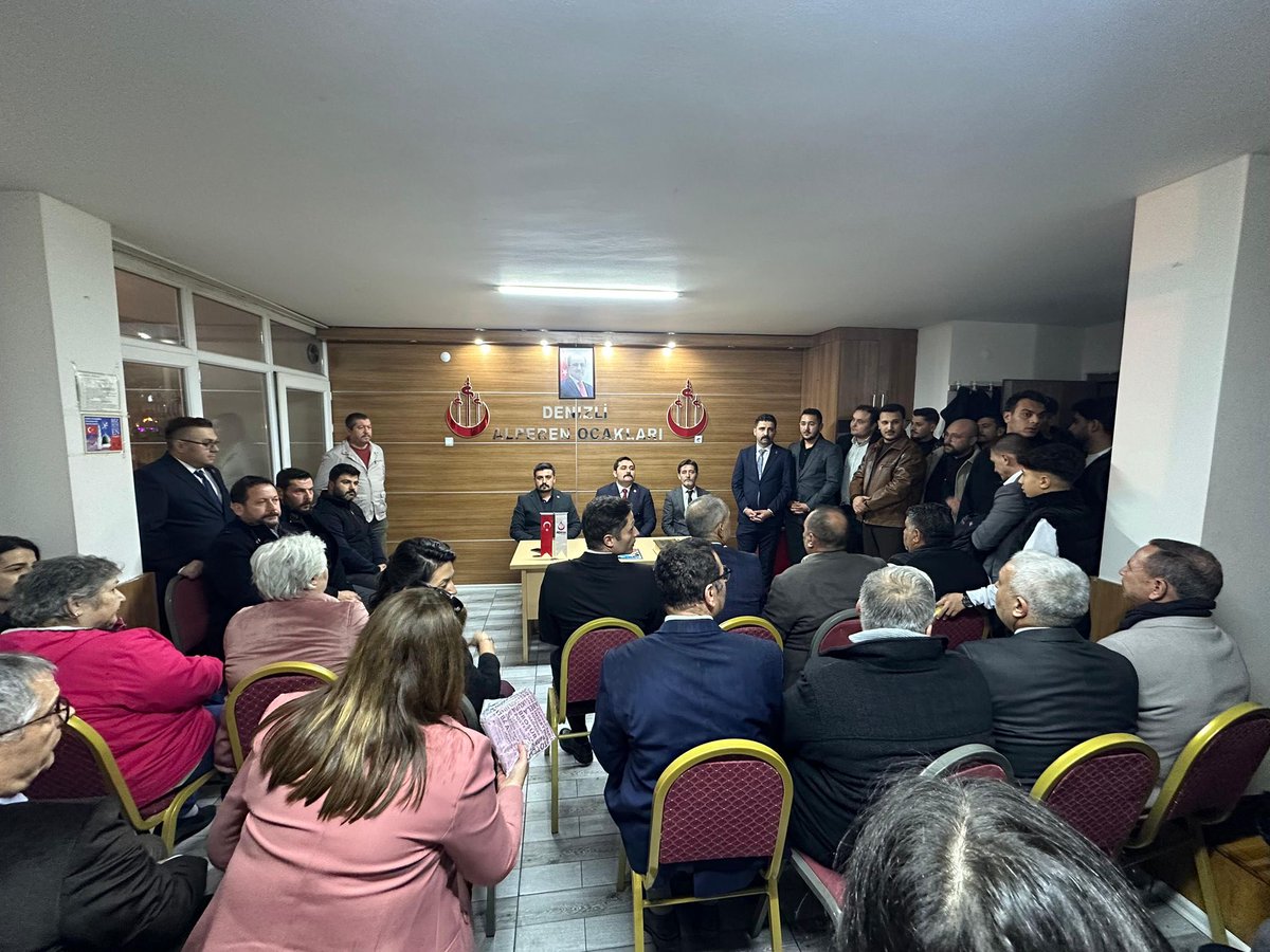 ALPEREN OCAKLARI DENİZLİ İL BAŞKANLIĞINDA BAYRAK DEĞİŞİMİ! 

Genel Başkanımız Ali Can KOCAMAN Beyfendinin takdirleriyle, Denizli il başkanlığına Doç.Dr.Eren ERGEN atanmıştır.

Bugüne kadar yapmış olduğu çalışmalardan dolayı İzzet TURHAN başkanımıza teşekkürlerimizi sunarız.