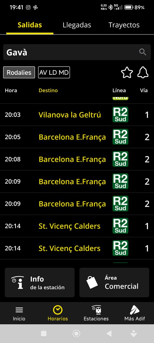 bgraciag's tweet photo. @rodalies Hola. ¿Cuándo va a pasar algún tren dirección Sant Vicenç de Calders por Gavá? Hay dos trenes que si salieran ahora a las 19:44 de Barcelona pasarían por Gavá 20:14 pero aún no han salido. ¿Van a salir o desaparecerán de la pantalla y estaremos aquí horas esperando? https://t.co/sLxEfsEc5b