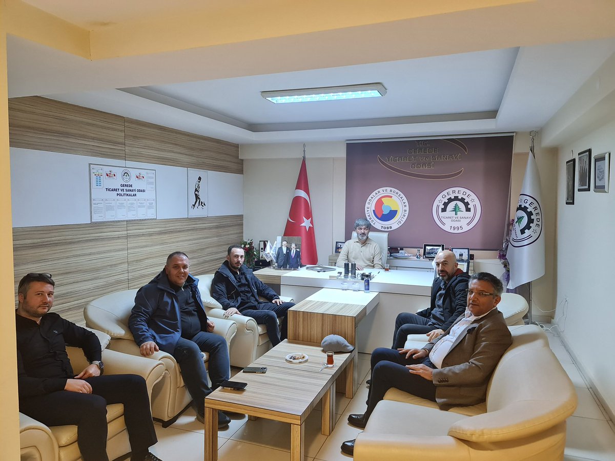 İlçe Tarım ve Orman Müdürümüz Mutlu Yıldız, Sosyal Yardımlaşma ve Dayanışma Vakfı Müdürü Murat Yaman ile Zafer Gayret, Odamıza ziyarette bulundu.
Ziyaret, Yönetim Kurulu Başkanımız Ersin Kaşka ve Meclis Başkanımız Hasan Demirdaş’ın ev sahipliğinde gerçekleştirildi.