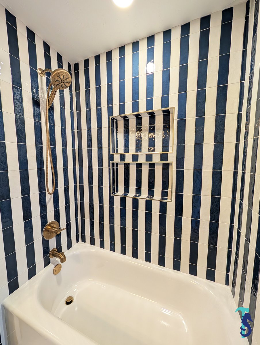 SeanoteHome's tweet photo. This one hits different. Thoughtful design, quality craftsmanship, and details that matter. We’re so proud of this bathroom, and a little in love with it too. #SeanoteConstruction #Stylish #BathroomRemodel https://t.co/FlY2q93x74