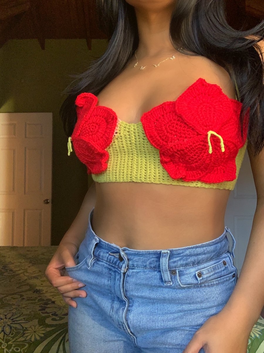 dandixgee's tweet photo. Slowly building up my collection of crochet tops for the summer 🙂‍↔️ https://t.co/hw3zELnOdh