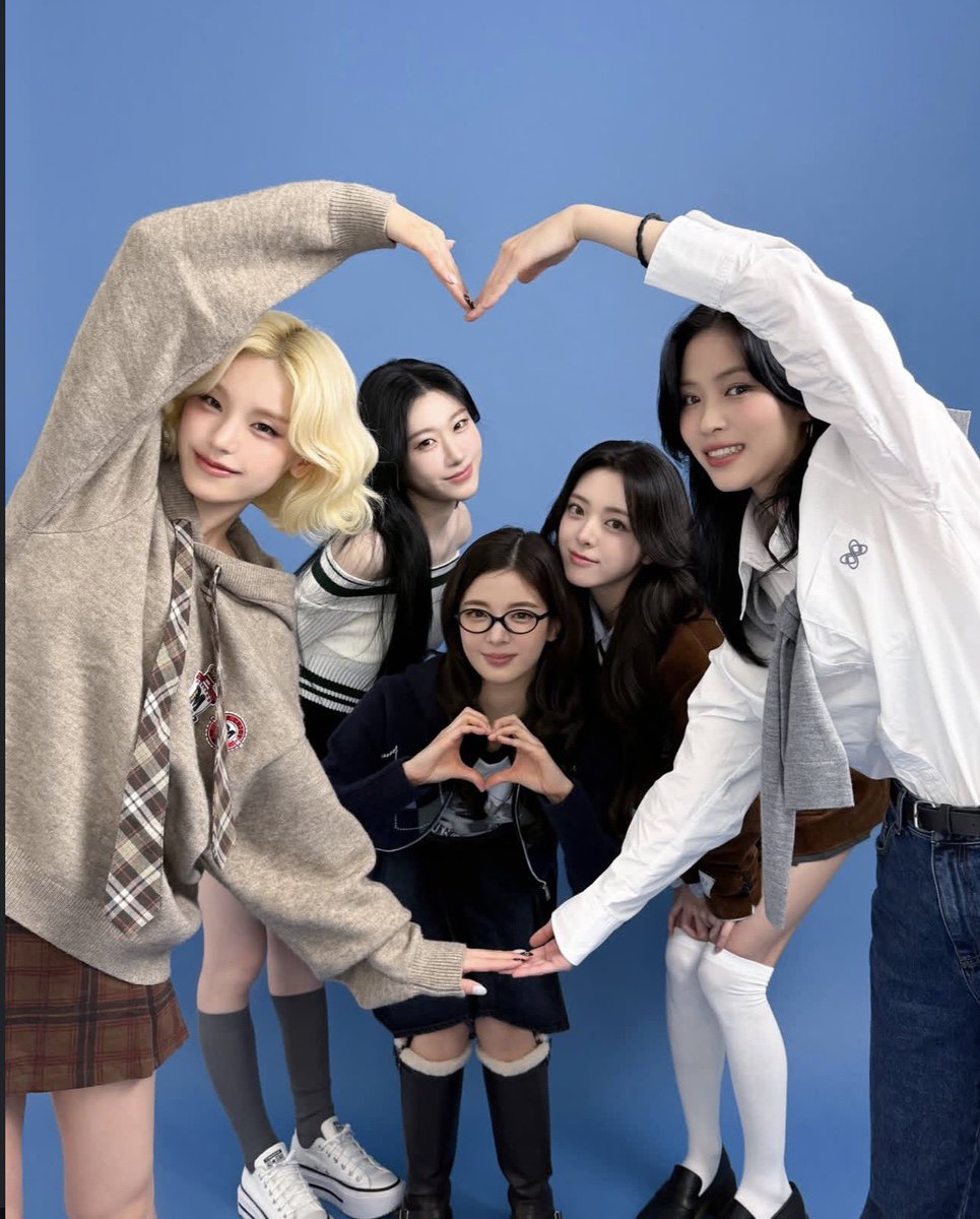itzy_argentina_'s tweet photo. @dfallaccess @moveconcertsarg @studiopav_latam @ITZYofficial 8) Canción que creés que merece más reconocimiento.

#TNVS_WORLDTOUR_ARGENTINA
#ITZYENARGENTINA

@dfallaccess @moveconcertsarg @studiopav_latam @ITZYofficial https://t.co/kdWiQQGnbT