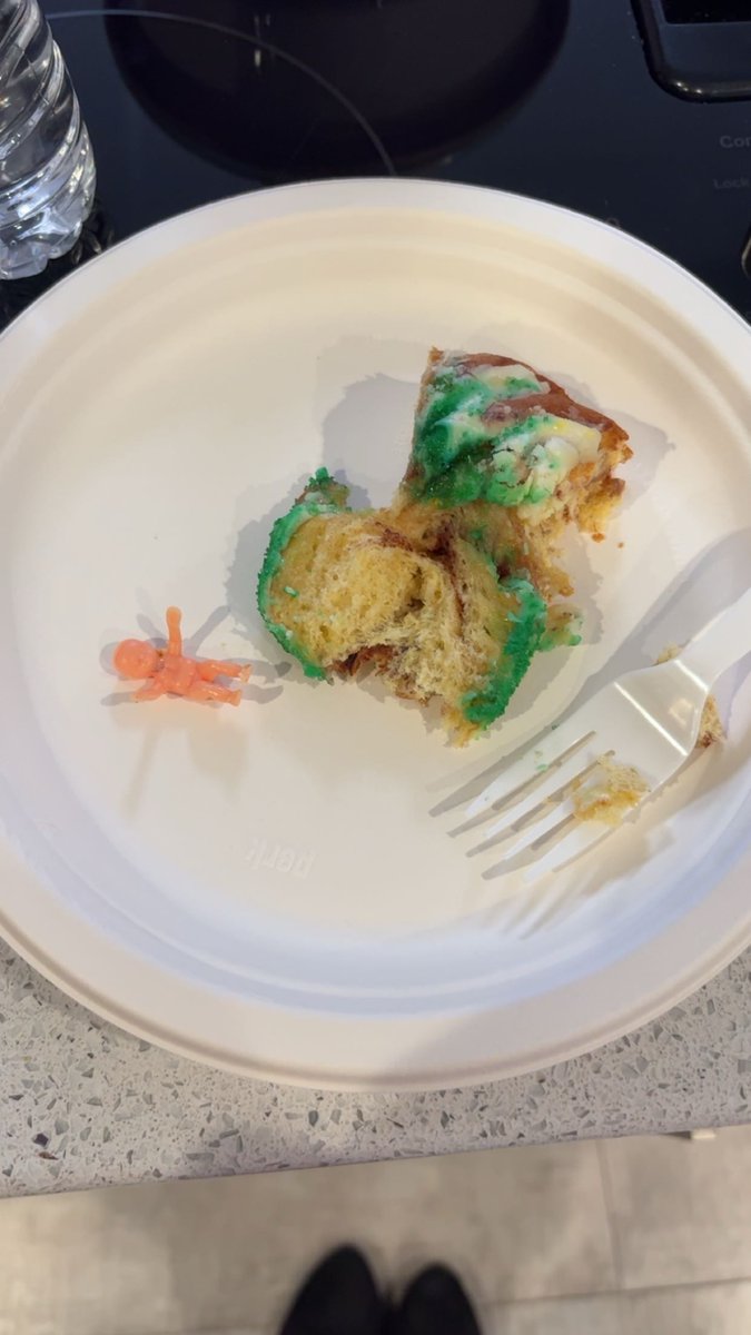 elcon_inc's tweet photo. 🎭 Happy #MardiGras! 💜💚💛
Our team had a quick celebration today with a delicious King Cake courtesy of Crystal Wells — no Hurricanes or Hand Grenades though ☹🤣Kaitlyn Taylor from our MOD Department discovered the tiny baby Jesus inside! 👀👶
#KingCake #FatTuesday #ELCON https://t.co/p3fLdfEn3W