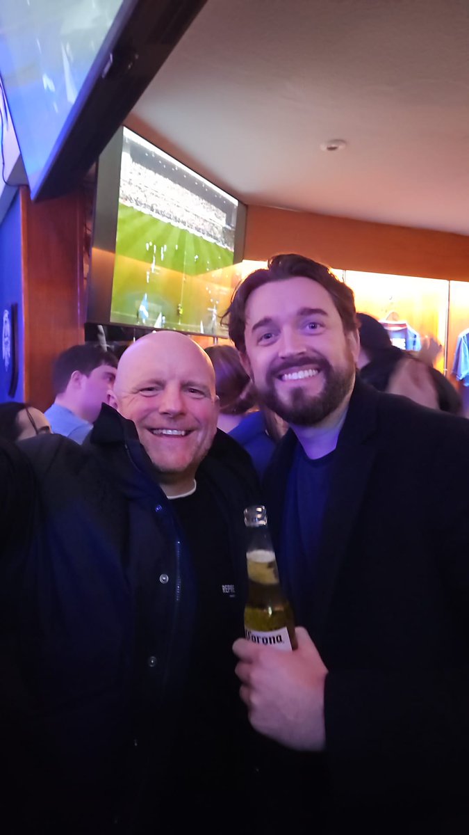OswaldsBar's tweet photo. An absolute pleasure to have Sky Sports very own @MichaelBridge_ in to join us over the weekend 

A top man and a great singer on our Karaoke 🎤 😁 https://t.co/FTAItS7VeI