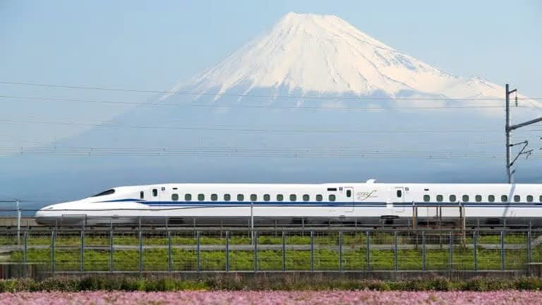 Japón ofrecerá boletos gratuitos de Shinkansen a turistas extranjeros para impulsar el turismo regional

El gobierno de la prefectura de Kagoshima anunció que ofrecerá boletos gratuitos de Shinkansen desde Hakata hasta Kagoshima Chuo para turistas internacionales, como parte de