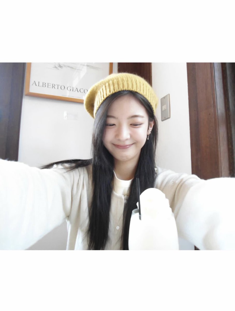 itzy_argentina_'s tweet photo. @dfallaccess @moveconcertsarg @studiopav_latam @ITZYofficial 10) Era favorita de LIA.

#TNVS_WORLDTOUR_ARGENTINA
#ITZYENARGENTINA

@dfallaccess @moveconcertsarg @studiopav_latam @ITZYofficial https://t.co/hHKBULxwEN
