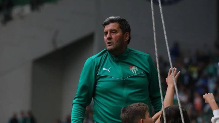 Selim Kurtulan ağabeyimizin tedavisinin iyi gittiğini ve bu sürecide en iyi şekilde atlatacağına inancımız tamdır.
Biriz, birlikteyiz, yanındayız “Selim Kurtulan Ağabey”..