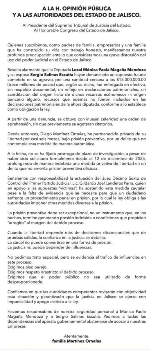 Rouux1's tweet photo. En el ojo del huracán la Dip ⁦@MonicaMgn⁩ con una denuncia tremenda:
Tráfico de influencias en el poder judicial para encarcelar a alguien contra el que no se ha comprobado delito alguno. Que le robaron 15 millones?. Tanto gana? https://t.co/2cPvlrBomS