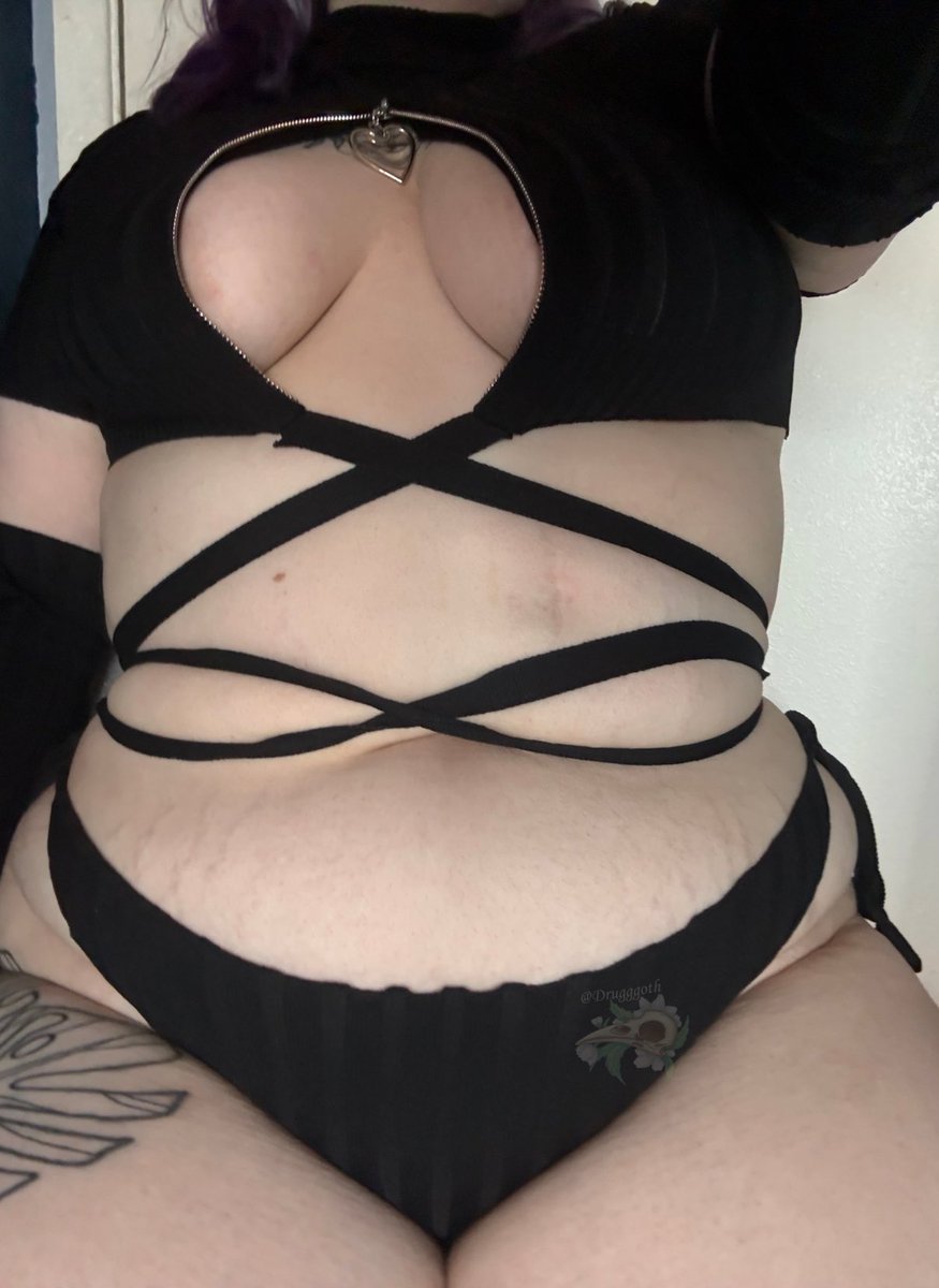 Scarlett 🕷️ $6.66 on all sites tweet media