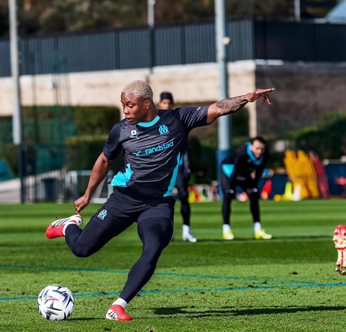 🔹Tochukwu Nnadi 🇳🇬 ✊🏼

#TeamOM 🔵⚪ <a href="/OM_Officiel/">Olympique de Marseille</a>