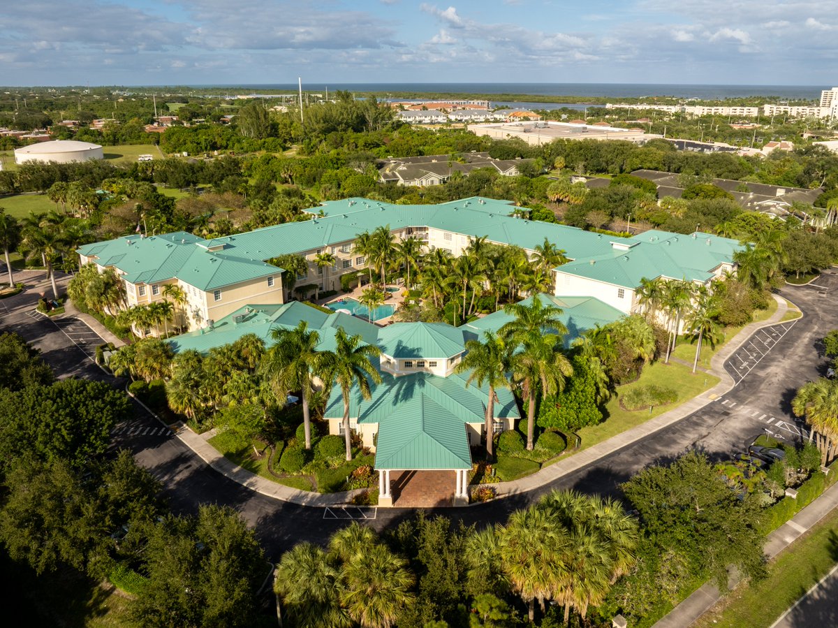 FuturesPalm's tweet photo. From a distance, you see the whole picture.
Recovery works the same way.
It’s not just one appointment or one breakthrough; it’s structure, support, clinical care, movement, rest, and connection working together.

#FuturesRecovery #MentalHealthCare #BiggerPicture #LuxuryRehab https://t.co/lIAFWXIJOd
