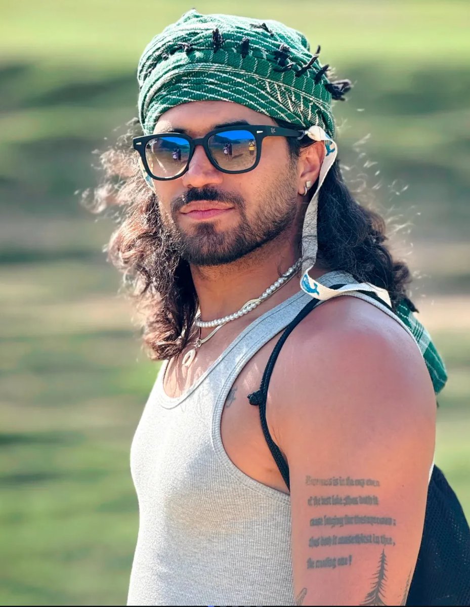 نمیدونم. tweet media