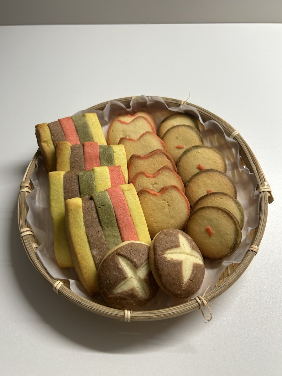 쿠키전 구웠다. 와 진짜 하루종일 만듬 👨🏻‍🍳…