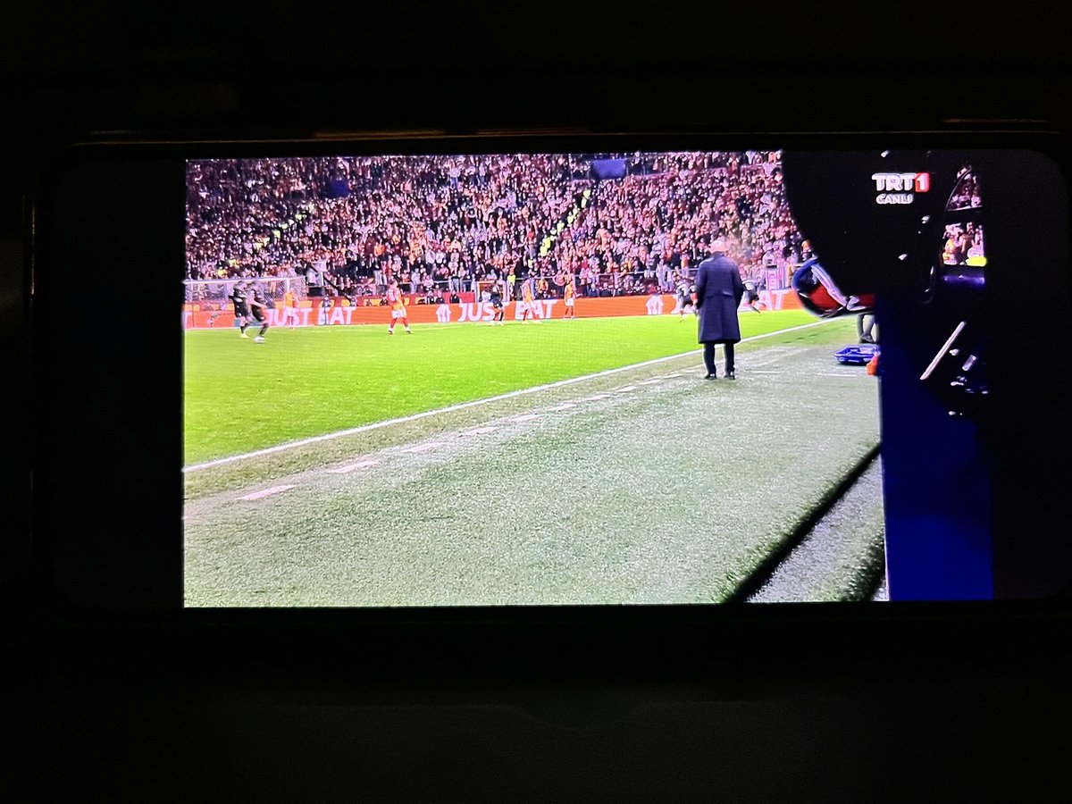 takvasafak's tweet photo. Bu nasıl kamera amk fifada mıyız #GSvJUVE https://t.co/2Cacww12FN