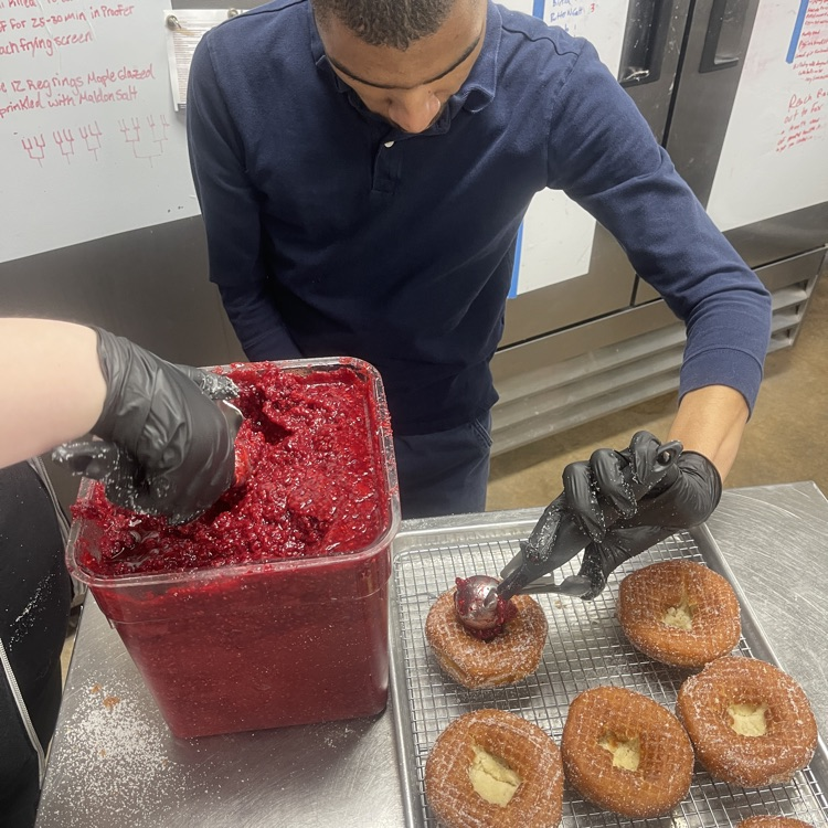 SRSDeaf's tweet photo. Our Work Study program has partnered with Starlight Donut Lab for working experiences for our high school students. All hands on, donut making and delicious flavors. #WorkStudy #SRSD #hands-onlearning #StarlightDonutLab 🍩🍩🍩 https://t.co/RplpgI1X4f