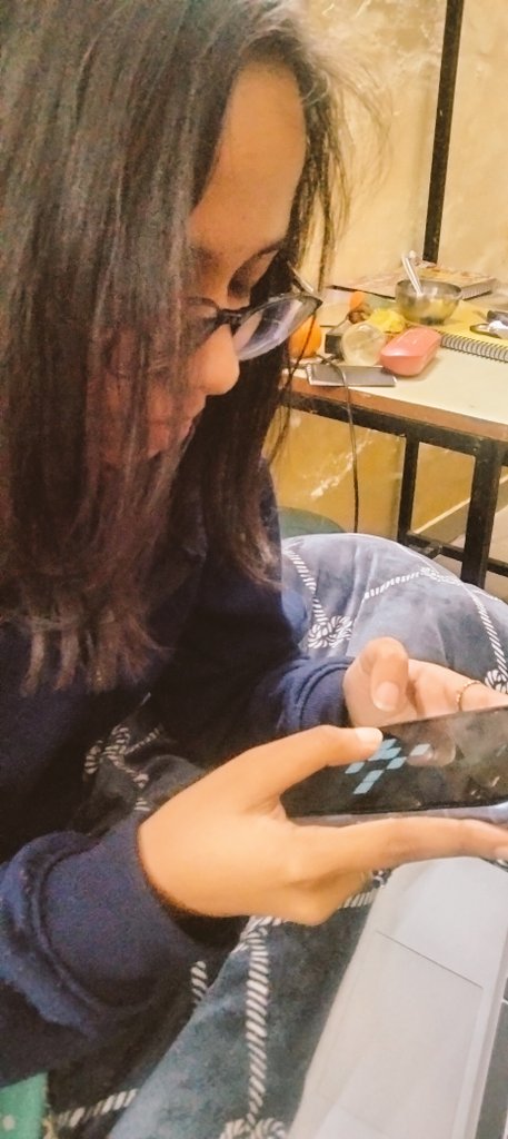 aaryadhage10's tweet photo. Ok .So this happened 😂 in hostel that my 2 temporary roomies were fighting after seeing the menu of mess whether to go to mess or not ? And me being the neutral in it asked them to play memory duel on @MatiksHQ . The once who win it the final decision will be there's 😎. https://t.co/txlJHQYtOy