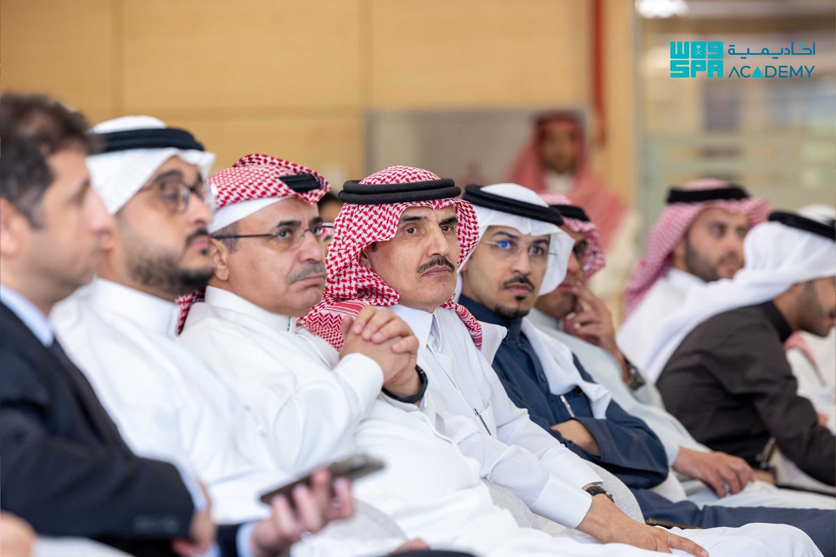spanewsacademy's tweet photo. عقدت #أكاديمية_واس اللقاء التعريفي لبرنامج تمكين الخريجين الجامعيين لوظائف إعلامية، بحضور عددٍ من الإعلاميين والمهتمين، وممثلين من 16 جامعة، حيث جرى استعراض الدبلومات الإعلامية المتخصصة المرتبطة بالتوظيف، وتوضيح مسارات البرنامج وشروط القبول وآلية التسجيل، والإجابة عن استفسارات الحضور.
