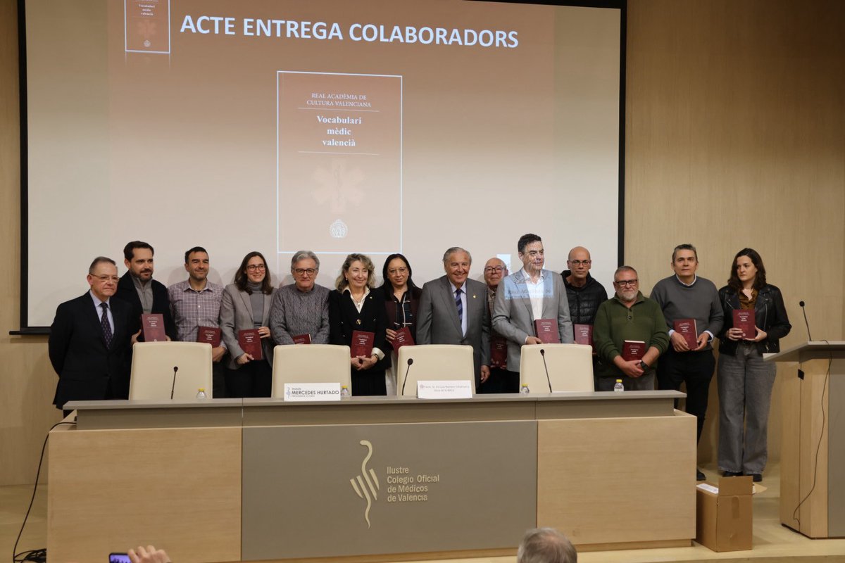 cortsval's tweet photo. 📸 La presidenta de les Corts Valencianes, @LlanosMasso, ha asistido a la presentación del
‘Vocabulari mèdic valencià’ realizado por la @RACValenciana 

📕 Una obra que recoge y sistematiza más de 16.000 términos médicos

🗣️ La presentación ha tenido lugar en el @IICOMV https://t.co/SYqrpbyroT