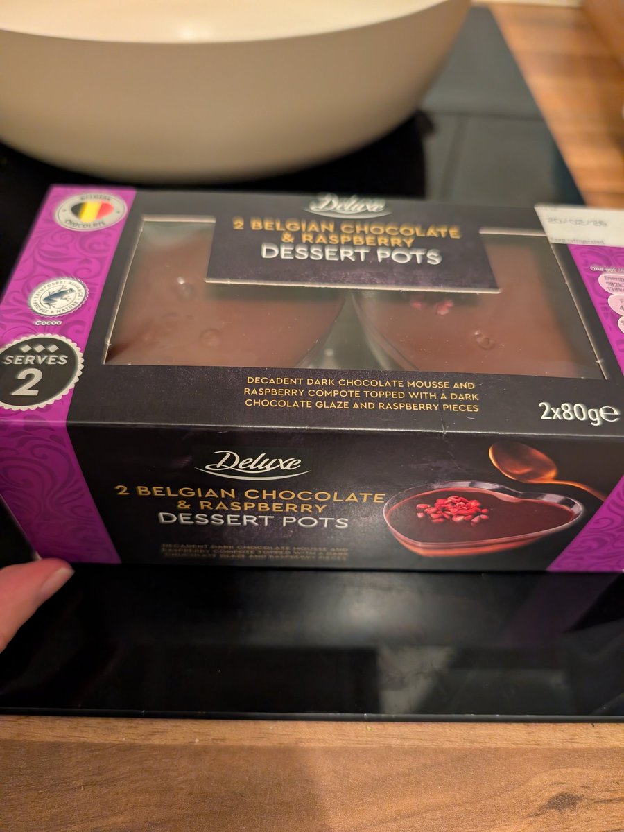 LadyCity_'s tweet photo. 10% dessert 90% packaging. @LidlGB where's the rest of it? https://t.co/fwyiJbjjc2