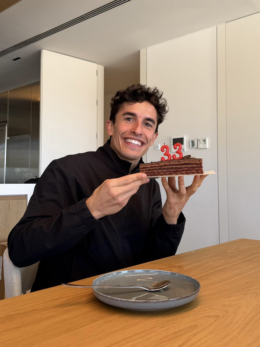 33. 🎂
Feliz por celebrar un año más! 
Gracias a todos por los mensajes y el cariño ❤️