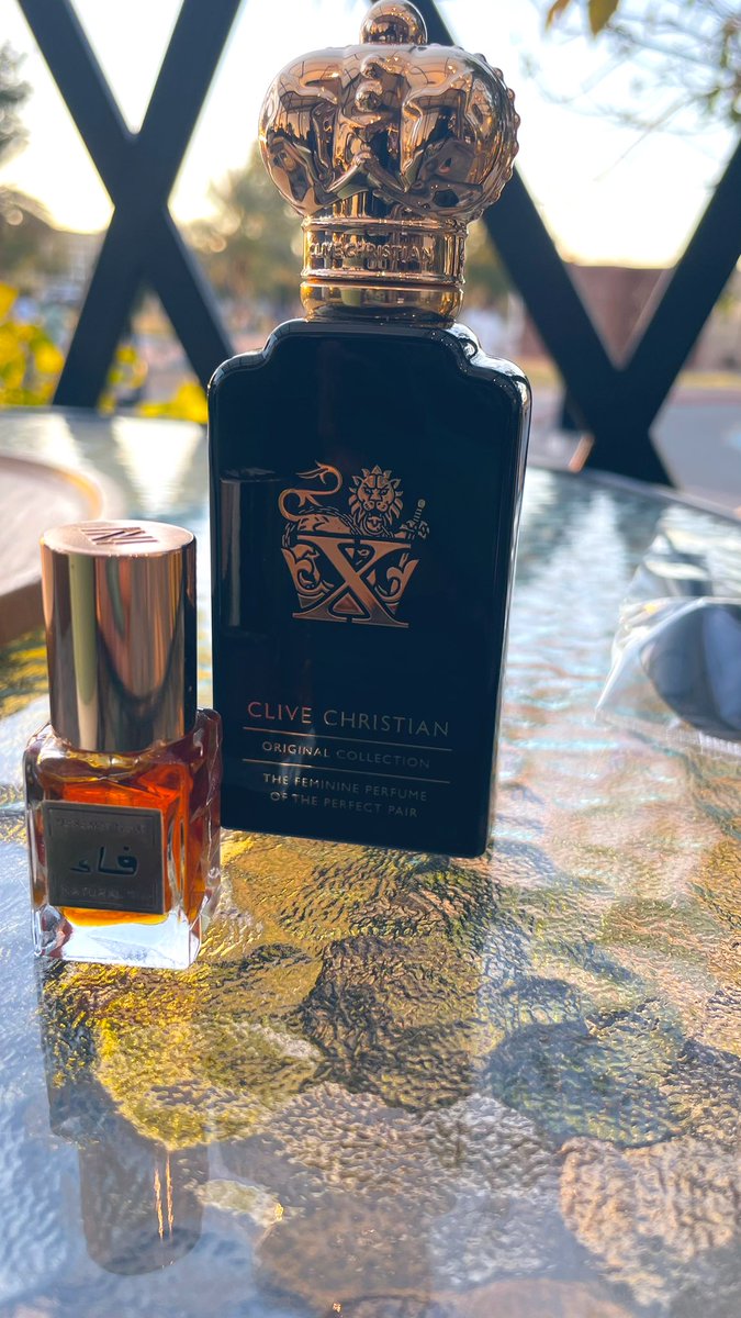 #شهر_رمضان_المبارك 
#رابطة_عشاق_العطور

مبارك عليكم الشهر الفضيل .. 

جهزت لرمضان الكريم 

العطر  كلايف كرستيان  X النسائي . 

يوحد X التقاليد والأناقة الغريبة والغموض الذي لا يقاوم في مزيج حصري.