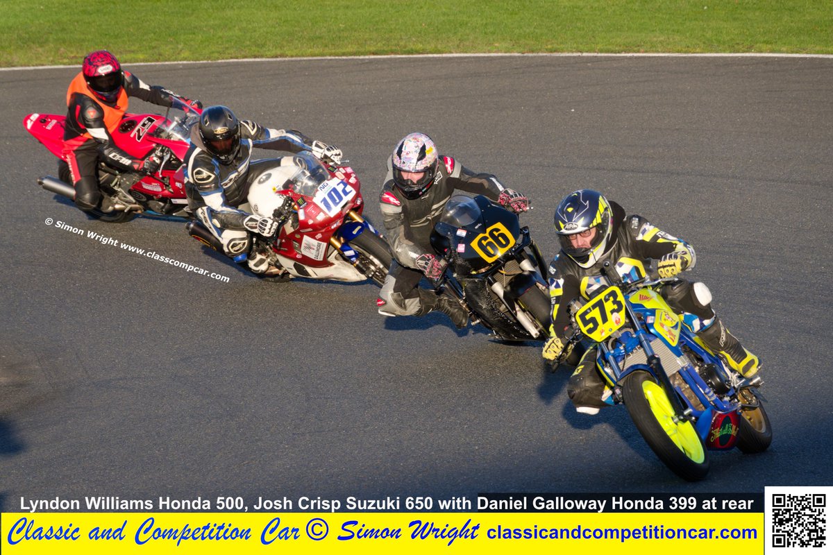 classcompcar's tweet image. Close Motorcycle action at Mallory Park Plum Pudding Races on Boxing day. See more in the current issue of Classic and Competition Car magazine. Free at classcompcar.com @MalloryParkNews #motorcycleracing #honda500 #emra #motorbike #motorbikeracing #plumpuddingraces