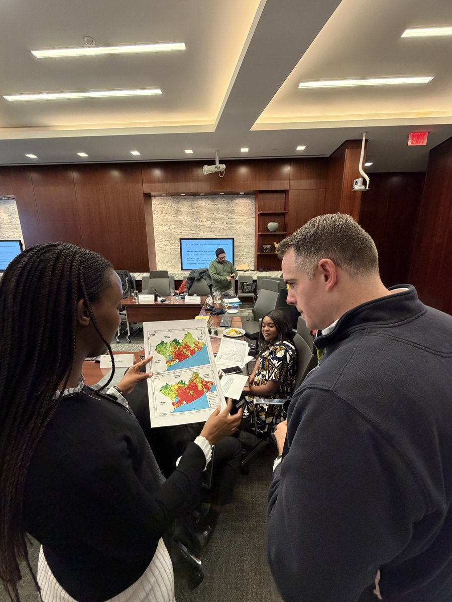 CSISAfrica's tweet photo. In early Feb, the @CSIS Africa Policy Accelerator (APA) held its monthly session. Cohort members Victoria Avis and @jeffjmason led an engaging discussion and workshop on urban planning and development in African cities. 
Thanks to our sponsors @KosmosEnergy and @Cisco.