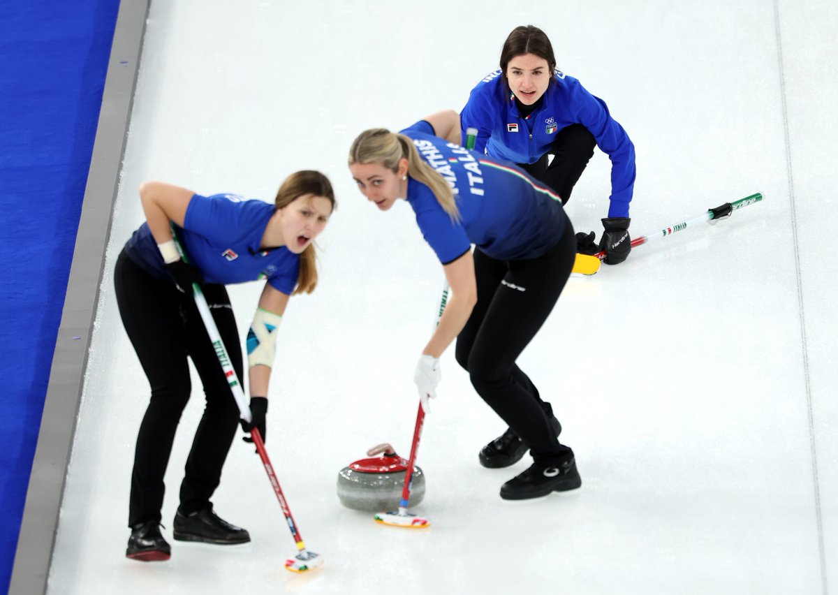 VI SIETE PERSI…
Le immagini più belle di Italia-Giappone? 🥌
Ci pensiamo noi!

La Nazionale femminile di curling supera 8-6 le avversarie nipponiche! 💪

Ci rivediamo sul ghiaccio di Cortina domani alle 19.05 contro il Canada! ✨

#ItaliaTeam <a href="/fisg_it/">FISG</a> <a href="/milanocortina26/">Milano Cortina 2026</a>