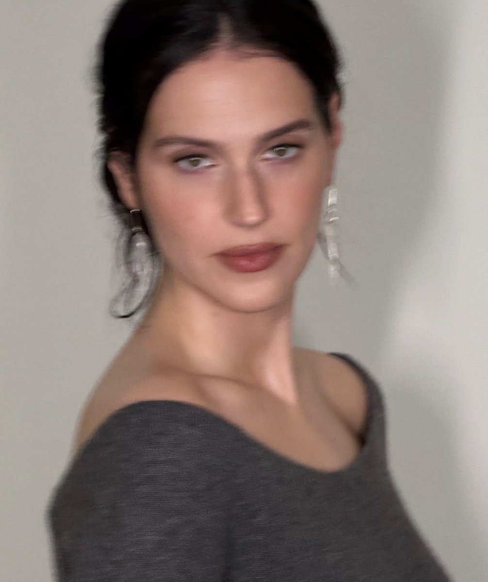 poetsonfilm's tweet image. eva freaking victor !!!