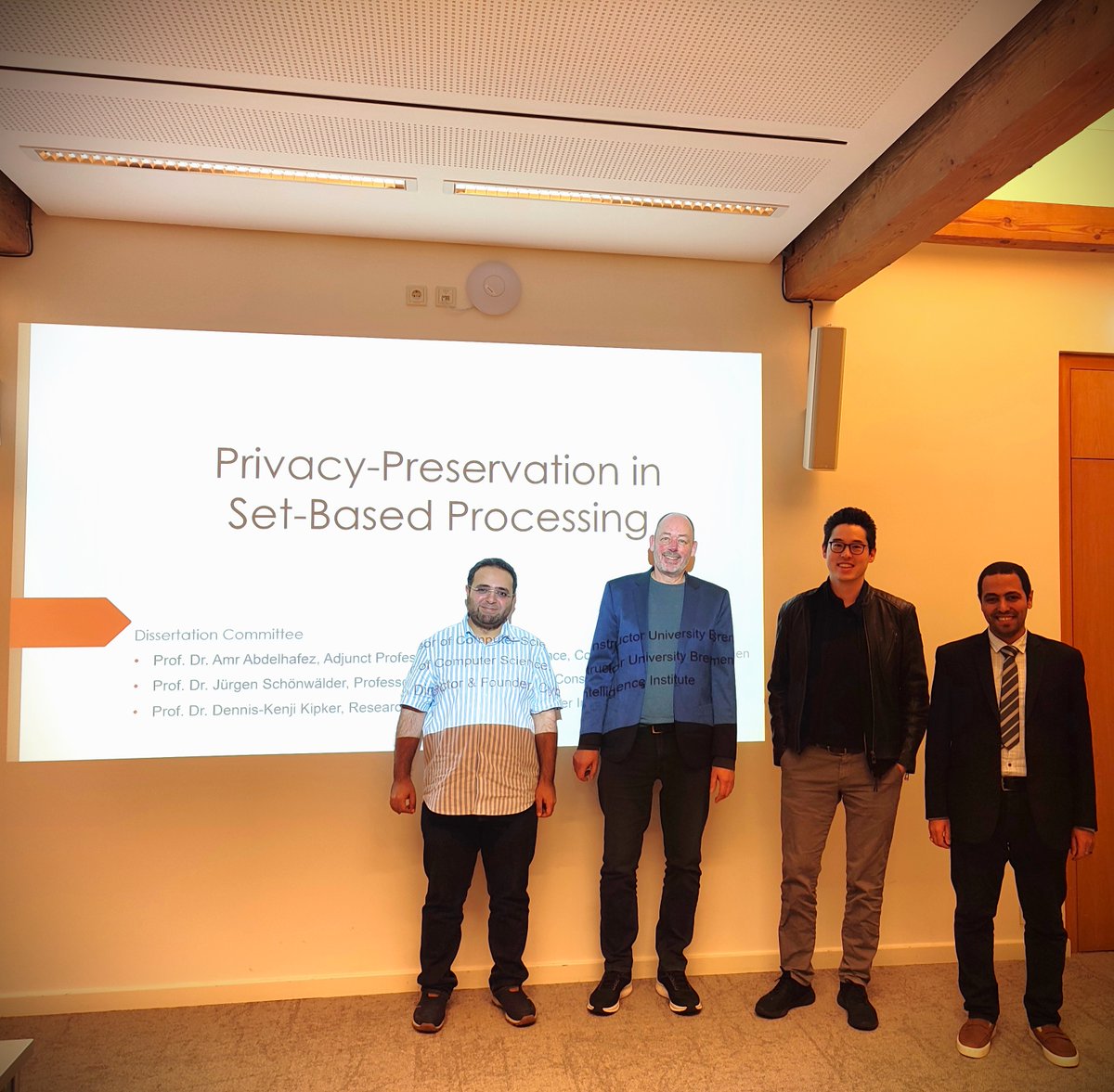 Dennis_Kipker's tweet image. Mehr #Datenschutz für autonome Systeme im Realbetrieb: Glückwunsch zur bestandenen #Promotion! 
Mohammed Dawoud zeigt in der Arbeit „#Privacy-Preservation in Set-Based Processing“, wie man in #IoT/#CPS-Anwendungen mit unsicheren Messdaten rechnen kann, ohne Rohdaten offenzulegen.