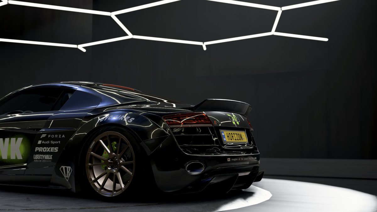 FelixFunke9's tweet photo. Simple livery with some graffiti style available in @ForzaHorizon 5

Car: 2013 Audi R8
Sharecode: 117 235 807 https://t.co/1Fb9HjrEuW