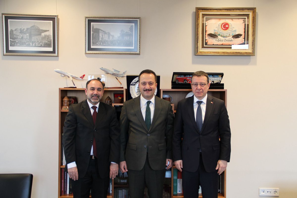 drhakanusta's tweet photo. Cumhurbaşkanlığı Personel ve Prensipler Genel Müdürümüz Sayın Bilal Şentürk'e ziyaretimden..
Nazik kabulleri için kendilerine teşekkürlerimi sunuyorum. https://t.co/UjvIgtyfZH